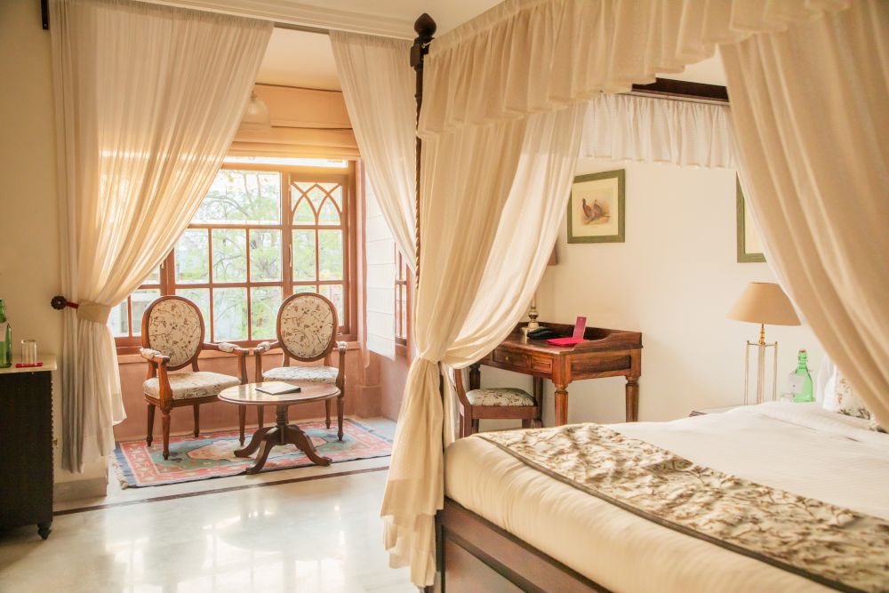 First floor infinity pool with city views