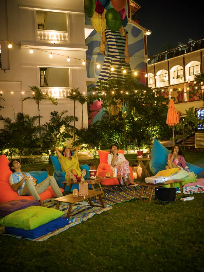 Check-in experience at Patrão’s Bar