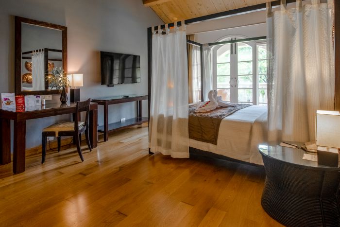 Waterfalls Café Dining