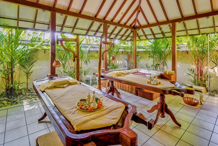 Fine Dining at Laguna Bass